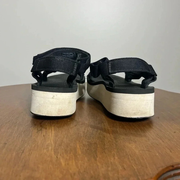 Teva Flatform Universal Velcro Sandal Size 9 - Picture 4 of 7
